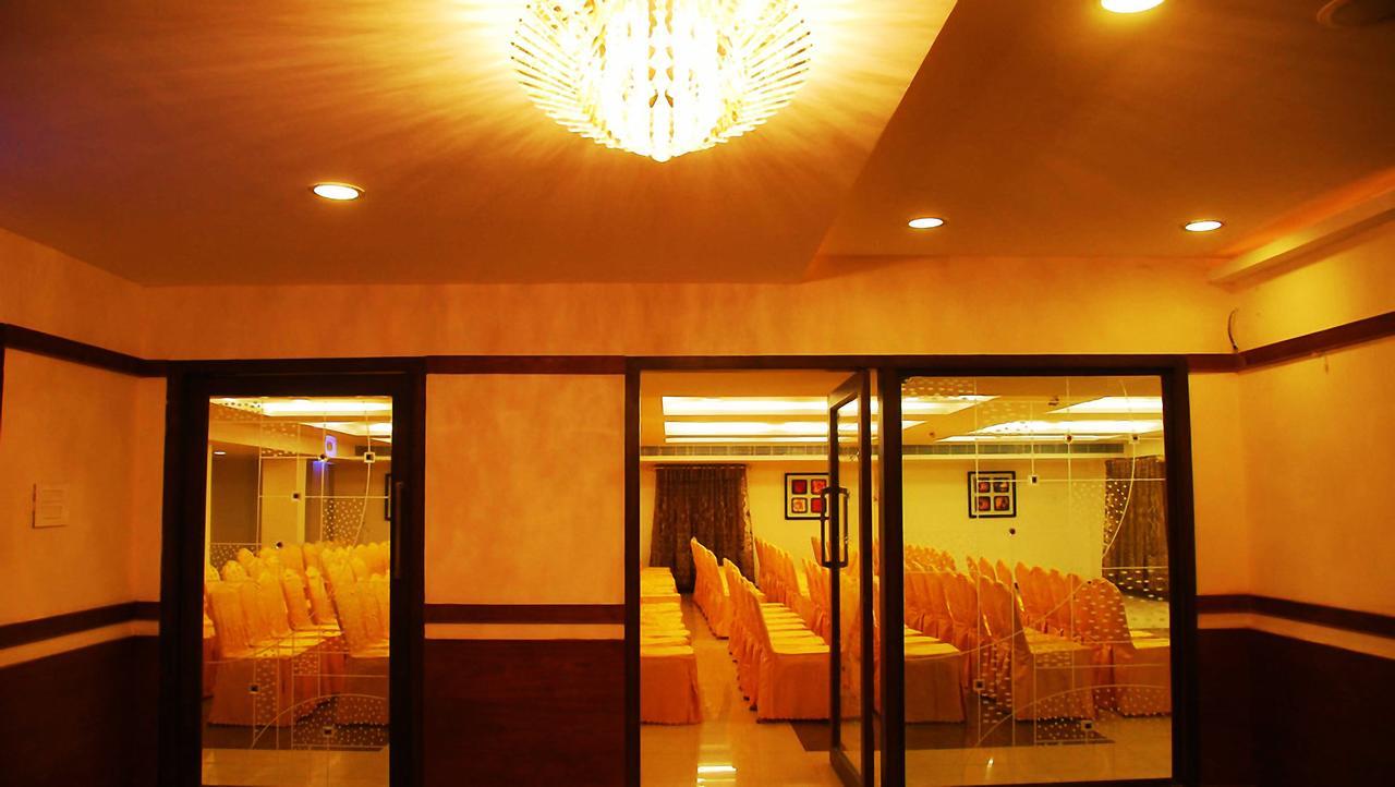 Budget Hotel Khammam Exteriör bild