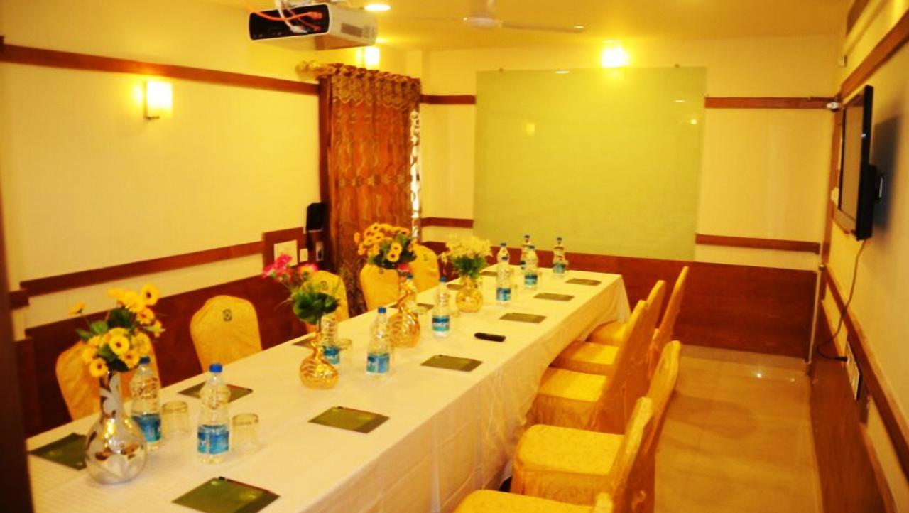 Budget Hotel Khammam Exteriör bild