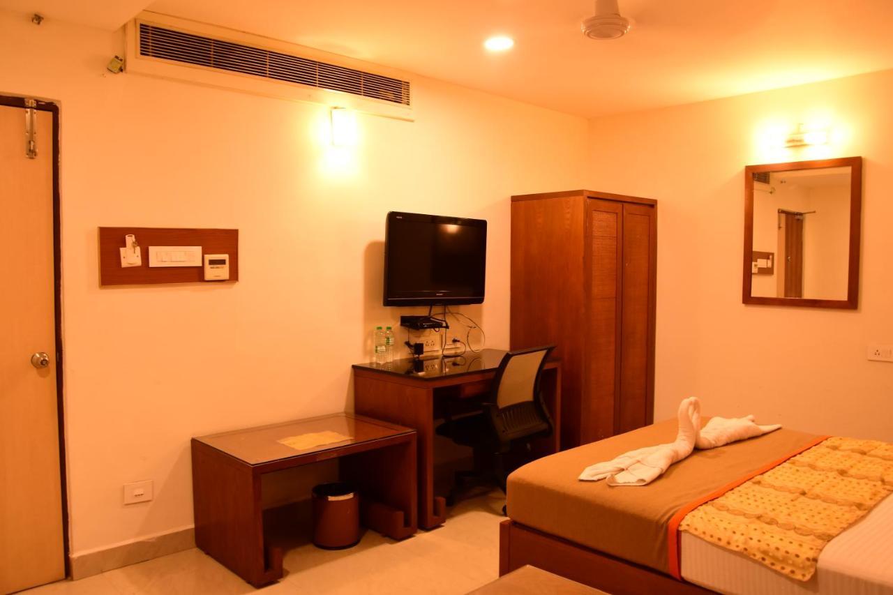 Budget Hotel Khammam Exteriör bild